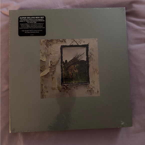 Super Deluxe Box Set - Picture 1 of 2